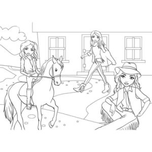 Девчонки с лошадкой