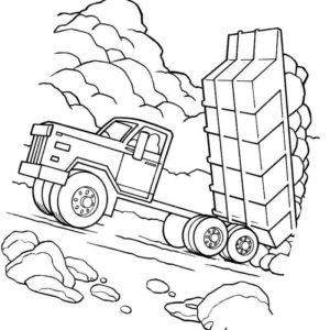 грузовик выгружает камни