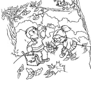 мальчик и девочка собирают осенние листья