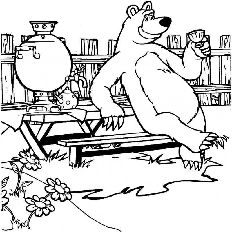 Медведь пьет чай