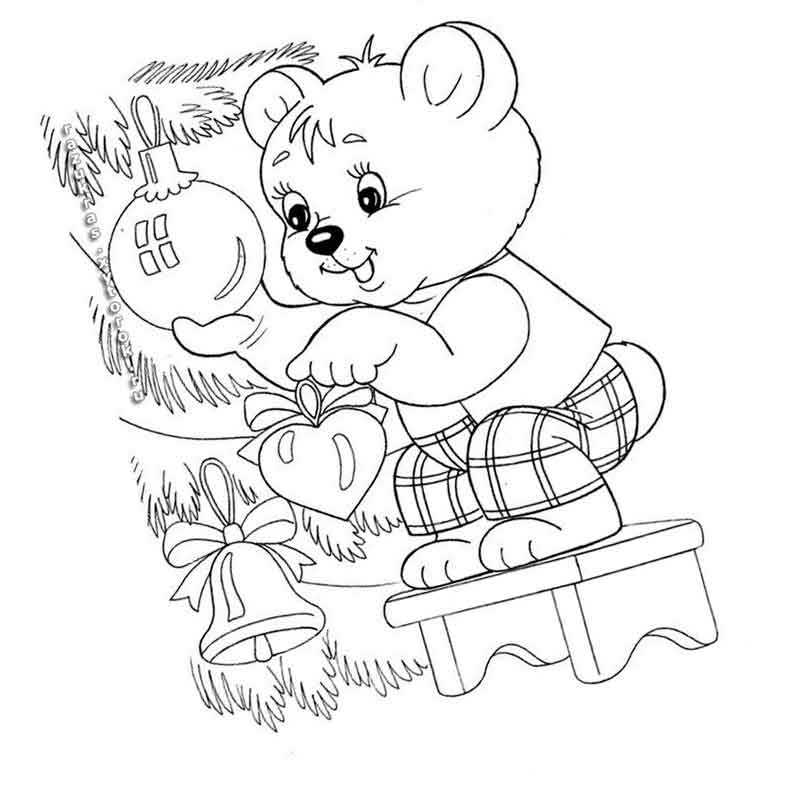 медведь вешает на елку новогодний шар