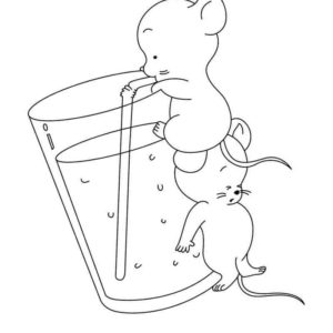мышки пьют воду из соломинки