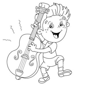 веселый мальчик с музыкальным инструментом