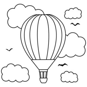 воздушный шар летит в облаках